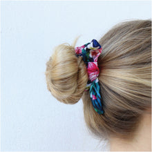 Load image into Gallery viewer, Tropical Black Bow Schrunchie