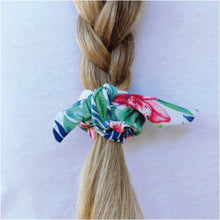 Load image into Gallery viewer, Lush Tropics Bow Schrunchie