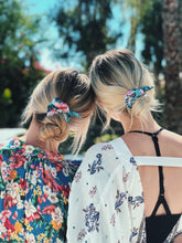 Load image into Gallery viewer, Tropical Black Bow Schrunchie